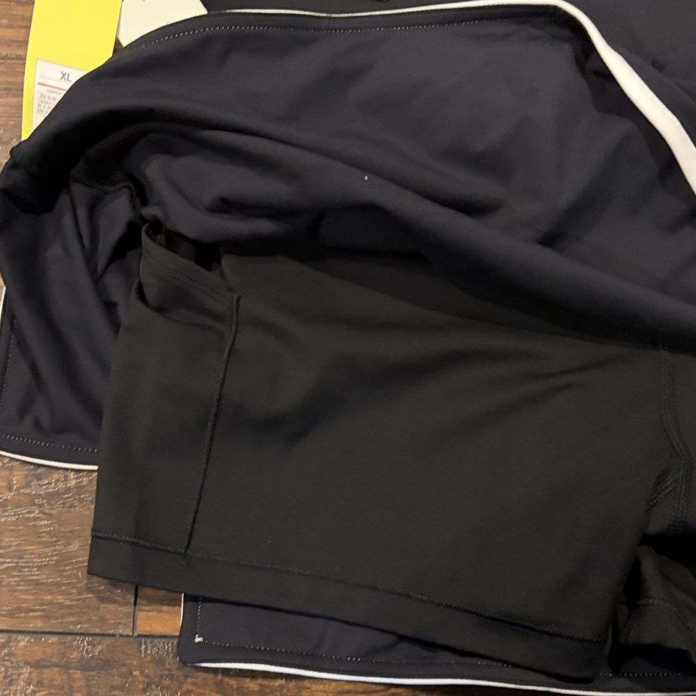 All in Motion Women's Black Skort with White Trim NWT - Picture 3 of 4